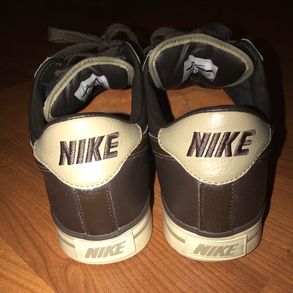 tan nikes mens